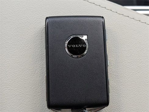 New 2026 Volvo XC60 B5 Ultra w/ Protection Package Premier image 32