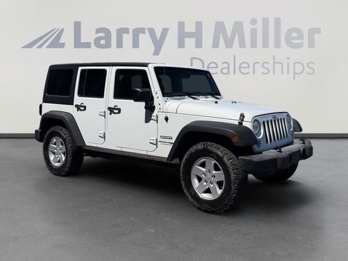 Used 2018 Jeep Wrangler Unlimited Sport S AWD/4WD image 7