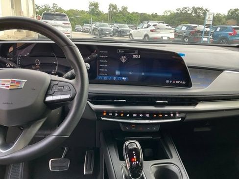 Used 2025 Cadillac XT4 Sport w/ Cold Weather Package FWD image 19