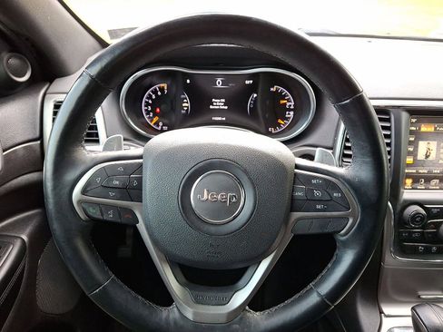 Used 2017 Jeep Grand Cherokee Altitude image 16