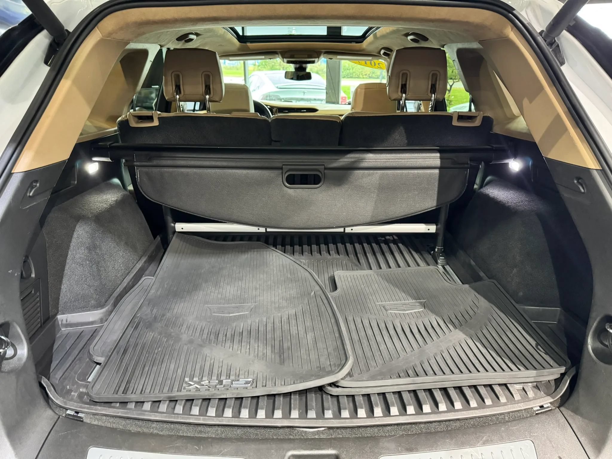 Used 2017 Cadillac XT5 Platinum AWD/4WD image 45