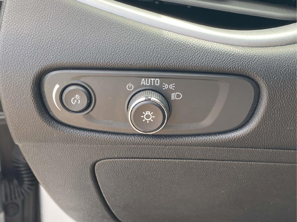 Used 2024 Chevrolet Malibu LT FWD image 18