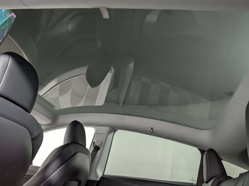 Used 2021 Tesla Model Y Long Range AWD/4WD image 11