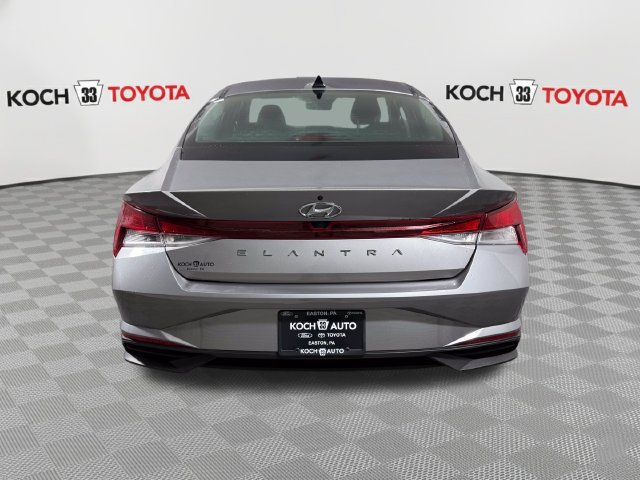 Used 2023 Hyundai Elantra SEL w/ Convenience Package FWD image 7