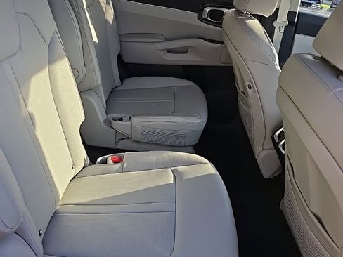 New 2025 Kia Sorento EX w/ Panoramic Sunroof Package image 11