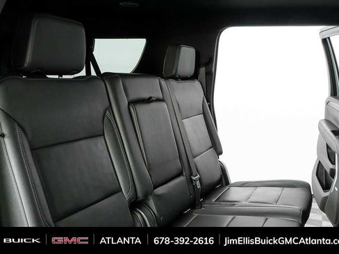 Used 2022 Chevrolet Suburban LT w/ Luxury Package image 22