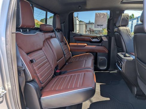 Used 2023 GMC Sierra 1500 Denali Ultimate AWD/4WD image 9