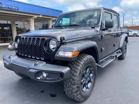 Used 2023 Jeep Gladiator Sport AWD/4WD image 7