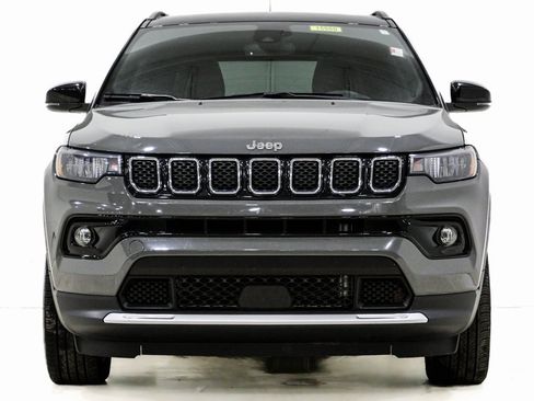 Used 2023 Jeep Compass Limited w/ Sun and Sound Group image 2