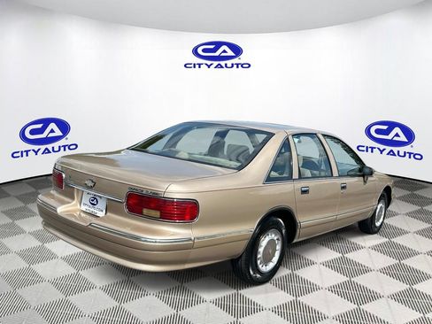 Used 1993 Chevrolet Caprice Classic RWD image 3