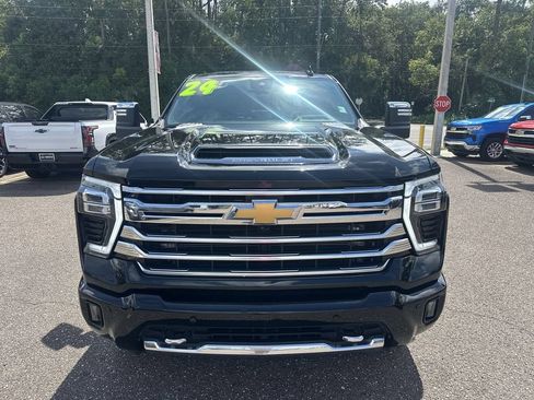 Used 2024 Chevrolet Silverado 2500 High Country w/ High Country Premium Package AWD/4WD image 11