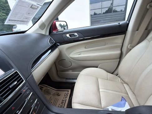 Used 2019 Lincoln MKT AWD image 36