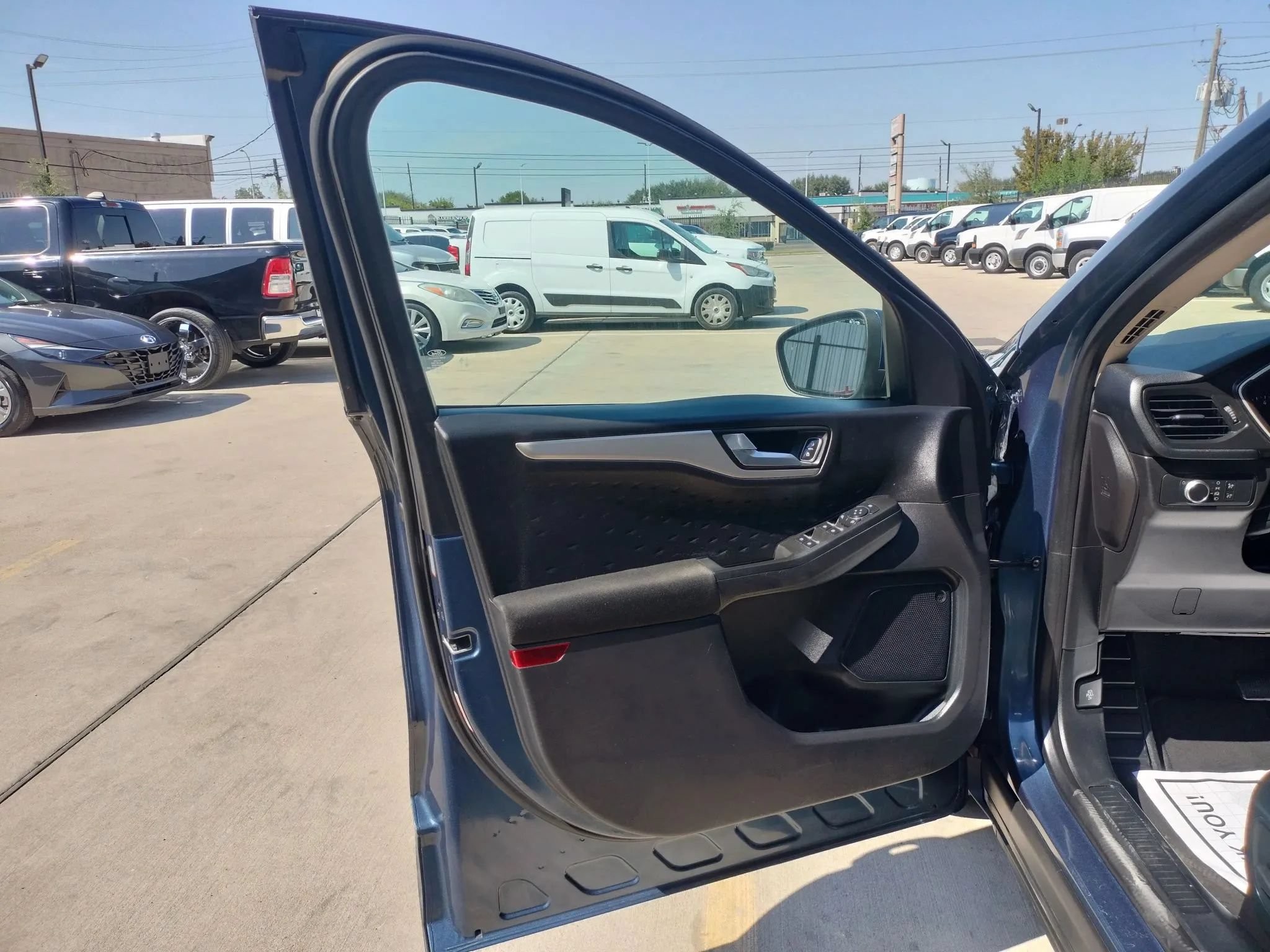 Used 2020 Ford Escape SE FWD image 21