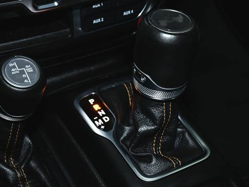 Used 2022 Jeep Wrangler Unlimited Sahara image 24