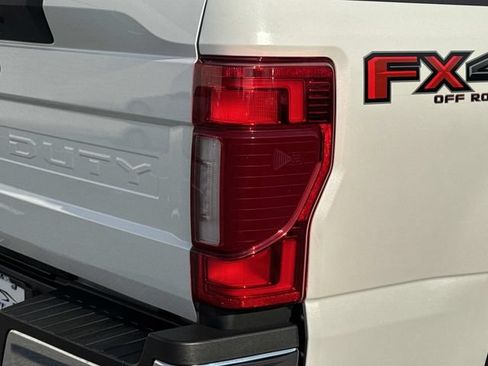 Used 2022 Ford F350 Lariat w/ Lariat Ultimate Package AWD/4WD image 9