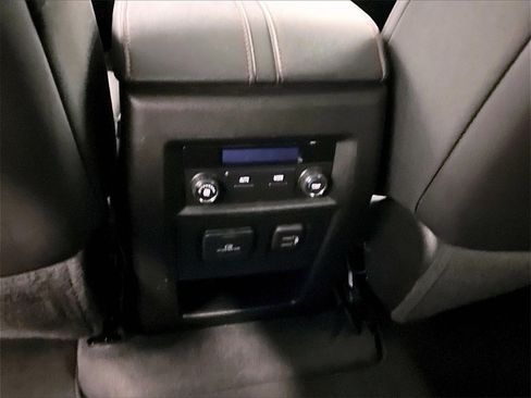 Used 2023 Chevrolet Traverse RS image 28