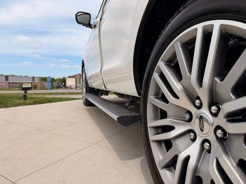 Used 2022 Ford Expedition Platinum AWD/4WD image 39