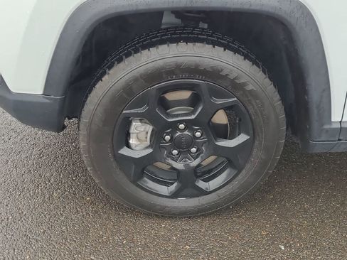 Used 2023 Jeep Compass Trailhawk image 16