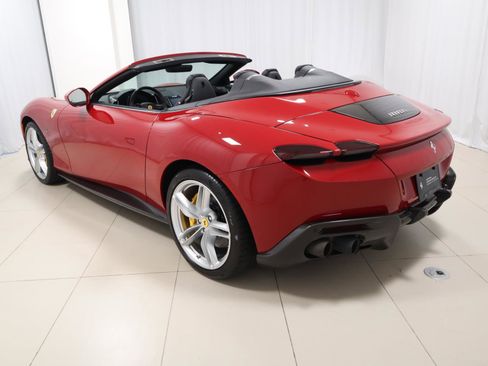 Used 2025 Ferrari Roma Spider image 15
