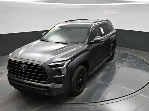 Used 2024 Toyota Sequoia SR5 image 26