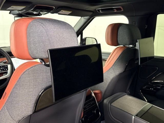 New 2026 Land Rover Range Rover SV AWD/4WD image 23
