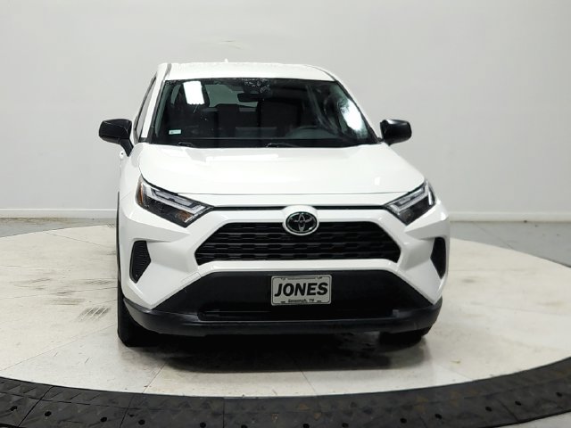 Used 2023 Toyota RAV4 LE AWD/4WD image 3