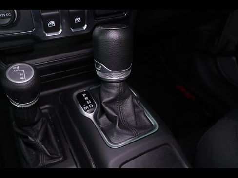 Used 2021 Jeep Wrangler Sport S image 22