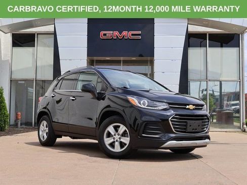Used 2020 Chevrolet Trax LT w/ LT Convenience Package FWD image 1