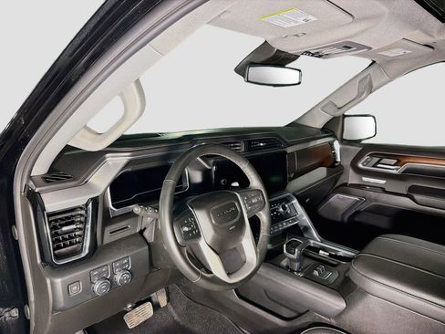 Used 2024 GMC Sierra 1500 Denali AWD/4WD image 9