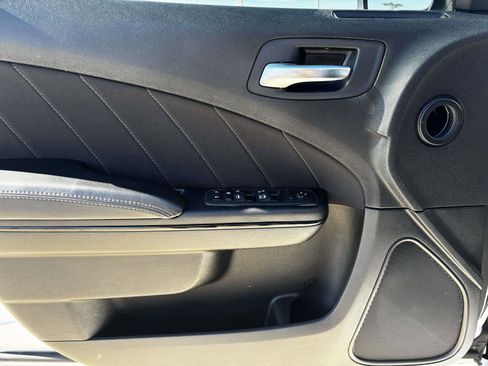 Used 2020 Dodge Charger SXT w/ Blacktop Package image 11