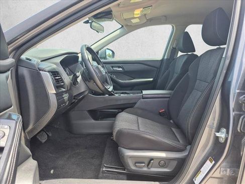 Used 2025 Nissan Rogue SV FWD image 16