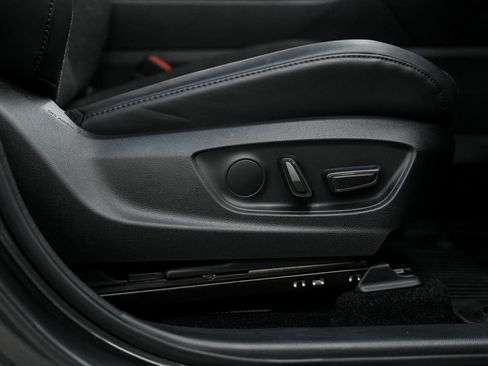 Used 2023 Toyota Crown XLE image 39