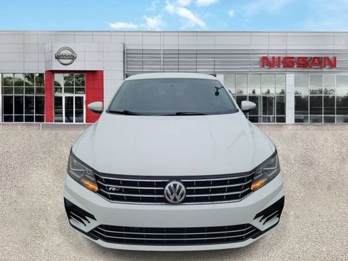 Used 2017 Volkswagen Passat 1.8T R-Line FWD image 6