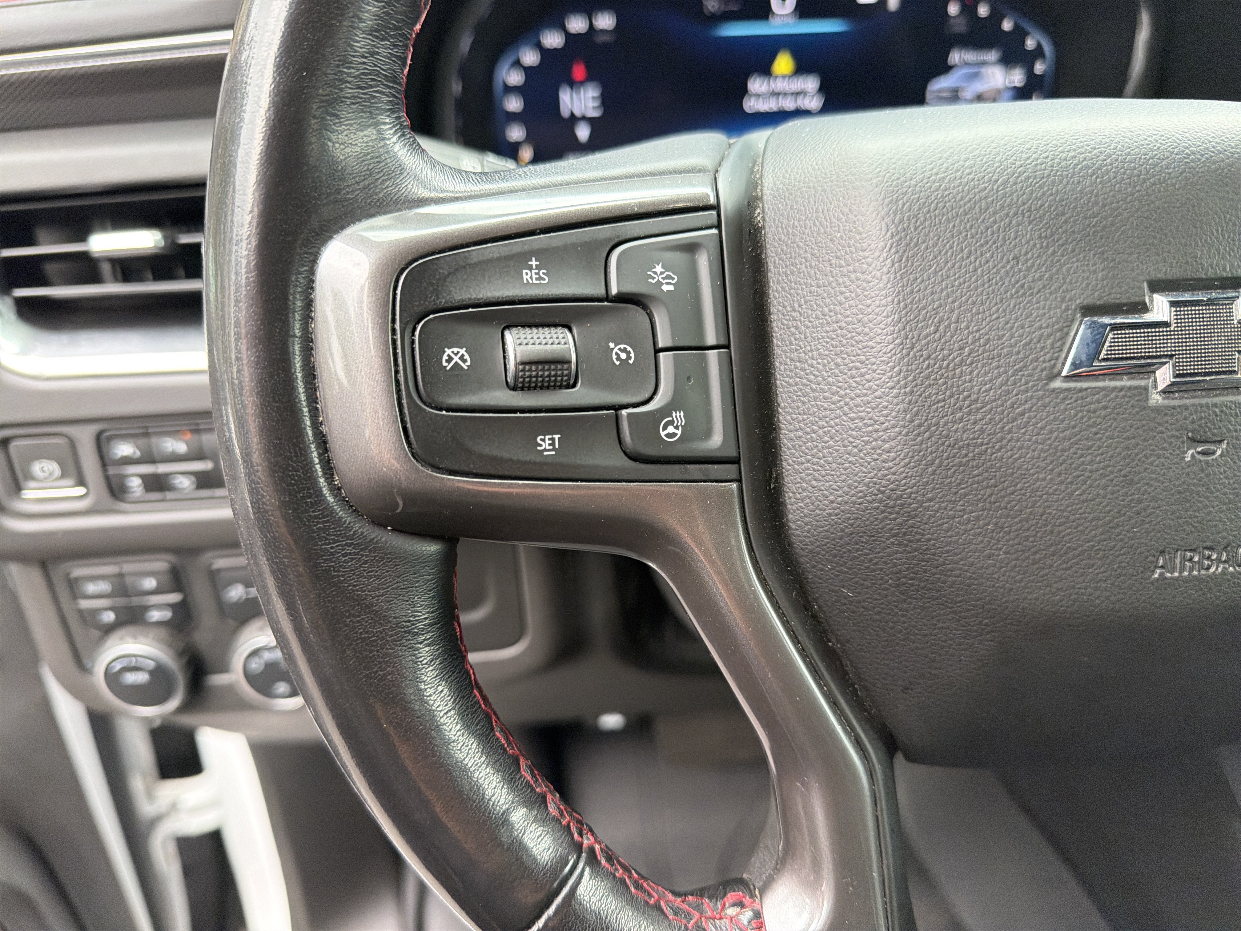Used 2022 Chevrolet Tahoe RST w/ Luxury Package AWD/4WD image 19