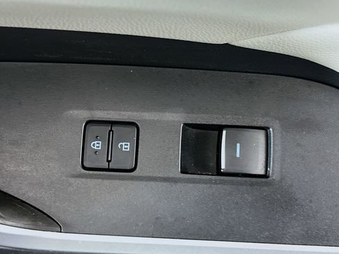 Used 2023 Toyota RAV4 XLE Premium image 29