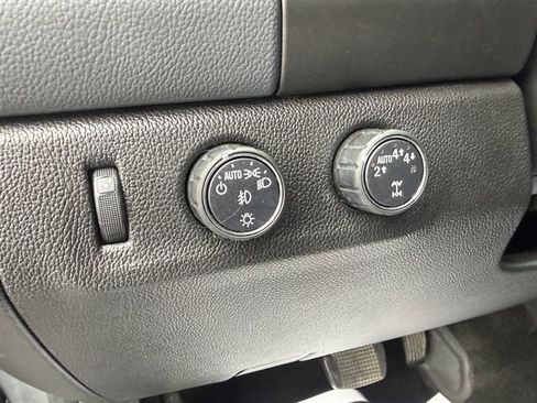 Used 2018 Chevrolet Colorado Z71 AWD/4WD image 10
