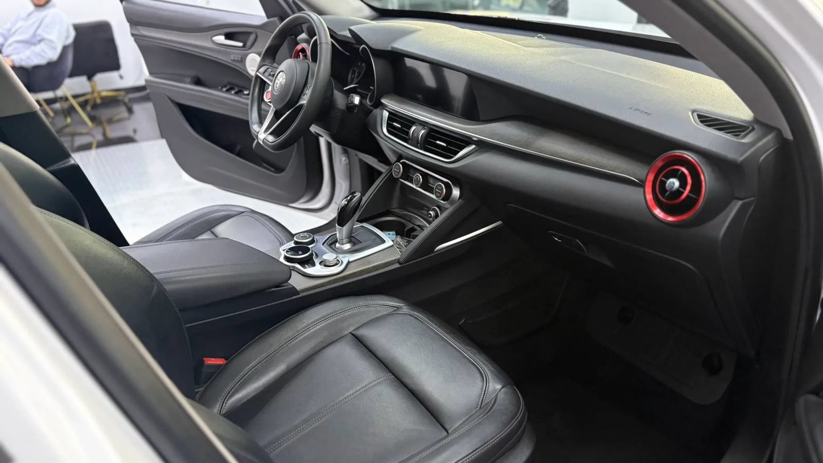 Used 2018 Alfa Romeo Stelvio Ti AWD/4WD image 15
