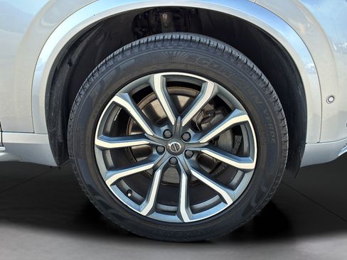 Used 2017 Volvo XC90 T6 Momentum w/ Vision Package AWD/4WD image 32