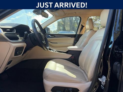 Used 2021 Jeep Grand Cherokee L Limited AWD/4WD image 16