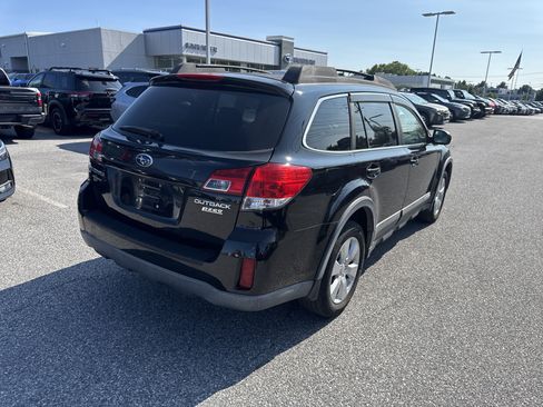 Used 2011 Subaru Outback 2.5i Premium AWD/4WD image 30