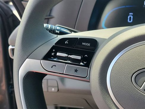 New 2025 Hyundai Elantra SE image 27