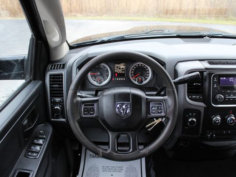 Used 2016 RAM 1500 ST w/ SXT Appearance Group image 19