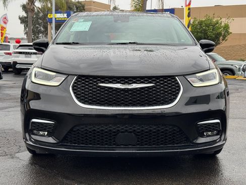 Used 2024 Chrysler Pacifica Touring-L image 5