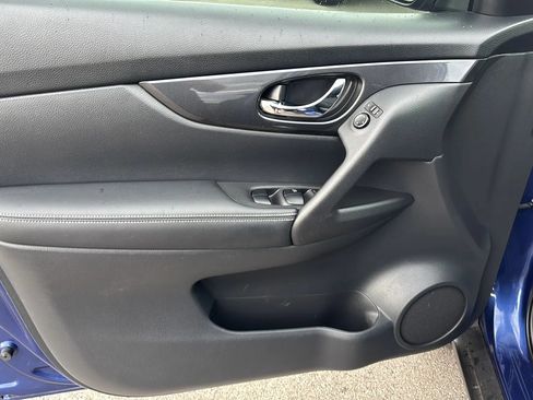 Used 2019 Nissan Rogue SV FWD image 25