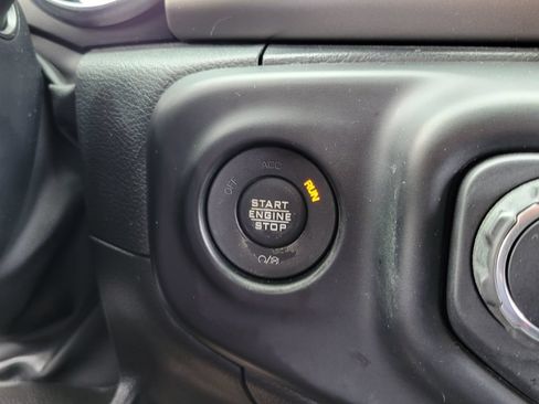 Used 2022 Jeep Wrangler Sport AWD/4WD image 9
