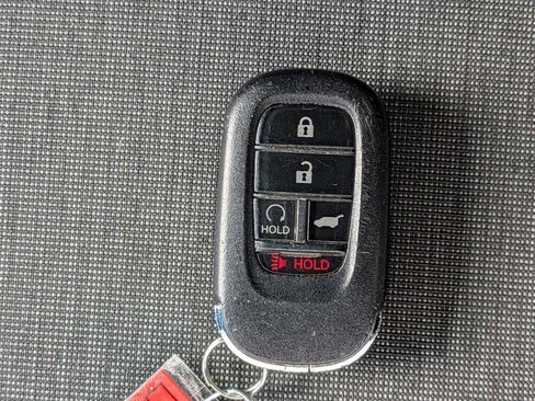 Used 2023 Honda Pilot Sport image 32