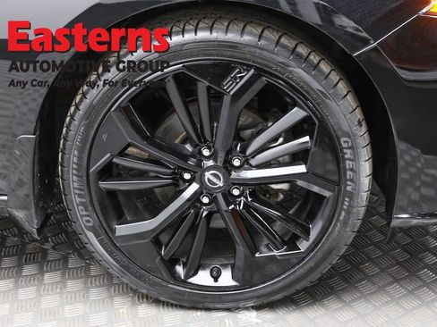 Used 2024 Nissan Altima 2.5 SR w/ SR Premium Package image 32