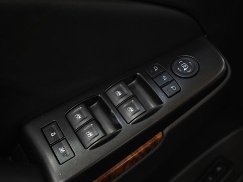 Used 2016 Chevrolet Suburban LTZ AWD/4WD image 26