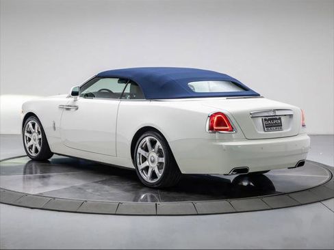 Used 2020 Rolls-Royce Dawn RWD image 11