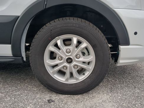 Used 2024 Ford Transit 350 XLT image 9